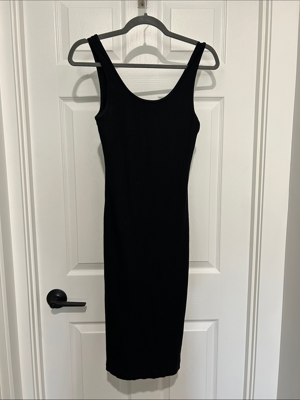 Wilfred Black Ribbed Tank Midi Dress